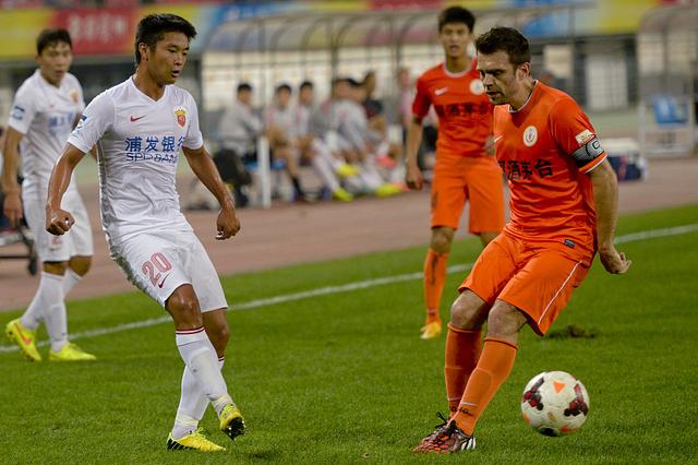 恒大给中国足球带来了什么变化呢,以前的恒大足球和现在的对比