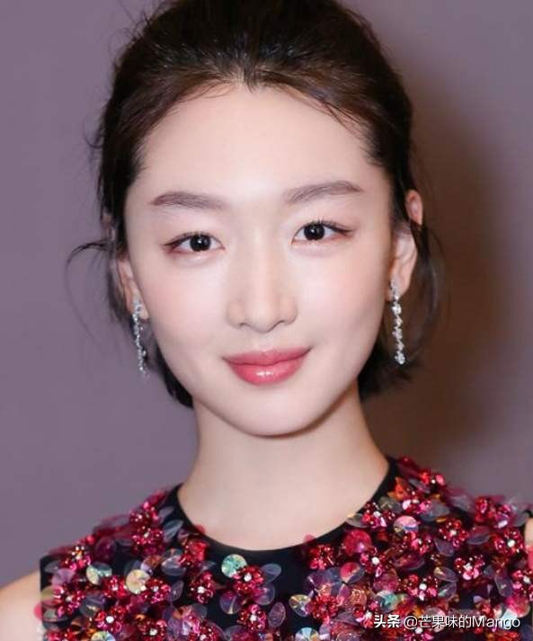 周冬雨单眼皮小眼睛怎么画眼妆,周冬雨金高银单眼皮妆