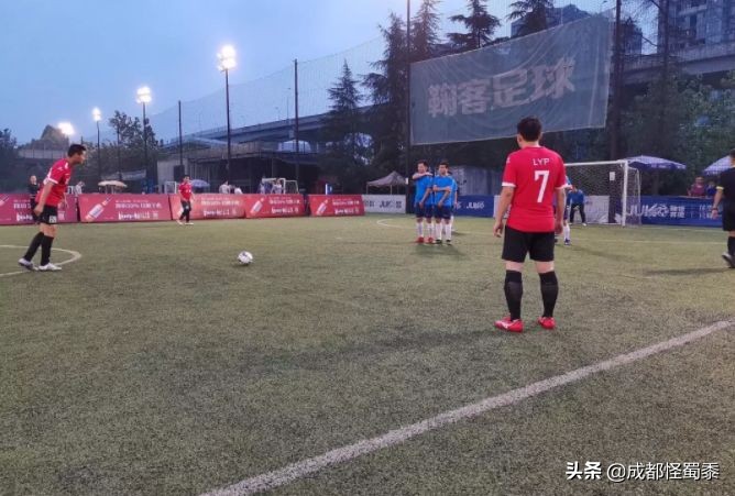 成都室内大型运动场地,周末可以打羽毛球的场子