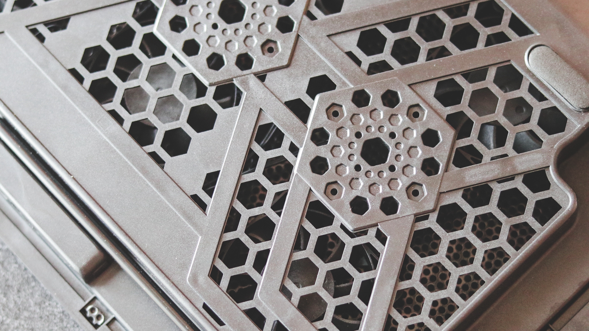 笔记本夏季怎么样散热,如何选择笔记本散热器