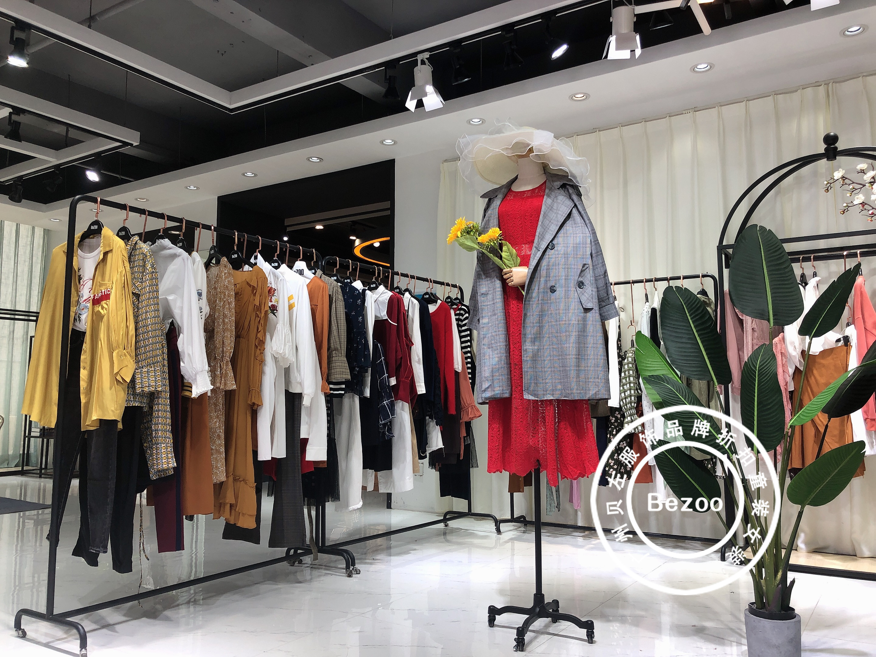 三彩女装正品旗舰店直播秒杀价,三彩女装正品清仓直播