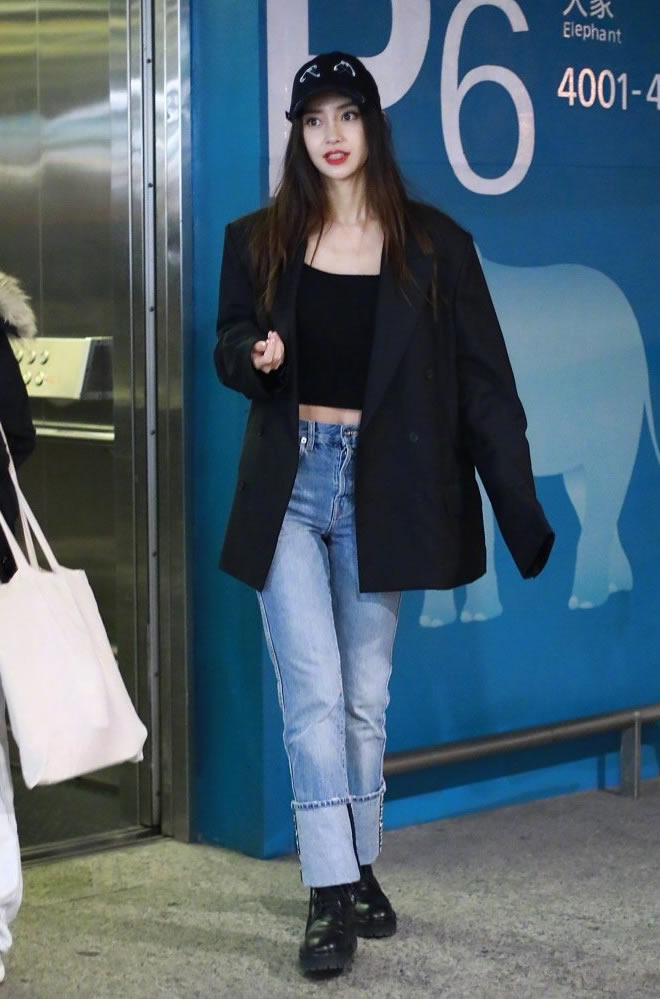 今年最火高个子牛仔裤冬季,今年冬季流行牛仔裤百搭颜色