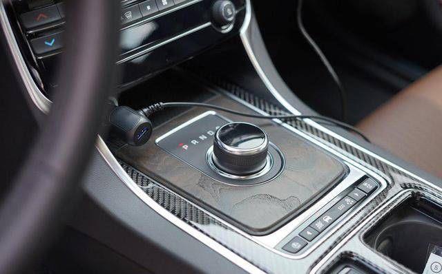 捷豹xfl2023款2.0tp250两驱豪华版,捷豹xfl2020款2.0t200ps进取运动版