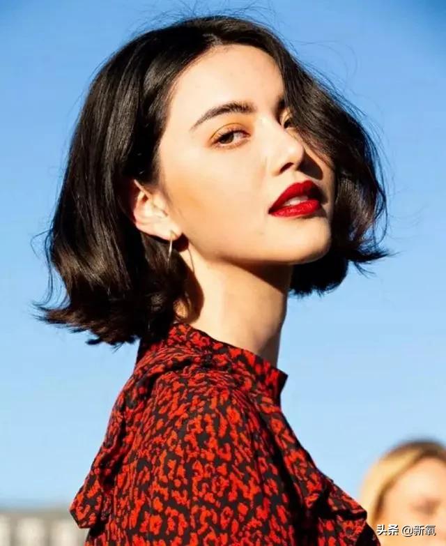 2d妆容和3d妆容的区别,有色妆和无色妆区别