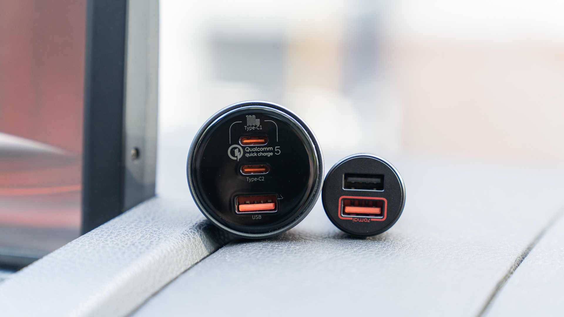 汽车人,出发!车生活补给利器,倍思160WQC5认证车载充电器分享