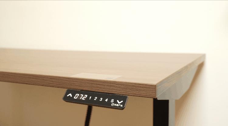 看了何同学的那条视频后……桌搭一款适合自己舒适又实用的桌子