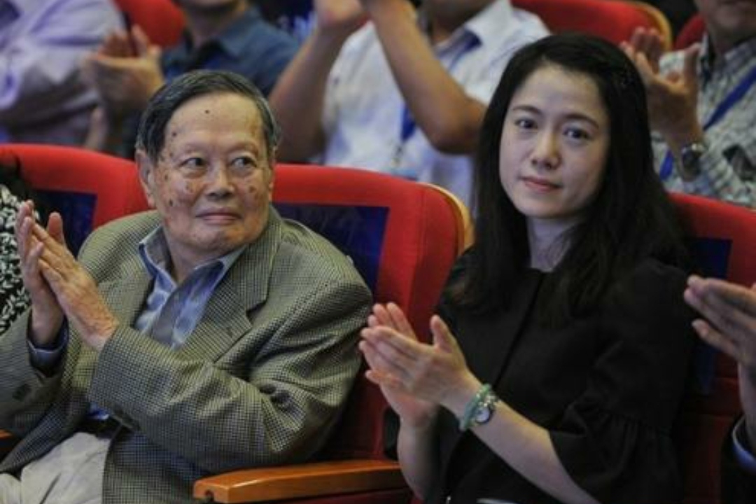 翁帆年轻为何嫁给杨振宁,翁帆说出了当时嫁给杨振宁的原因