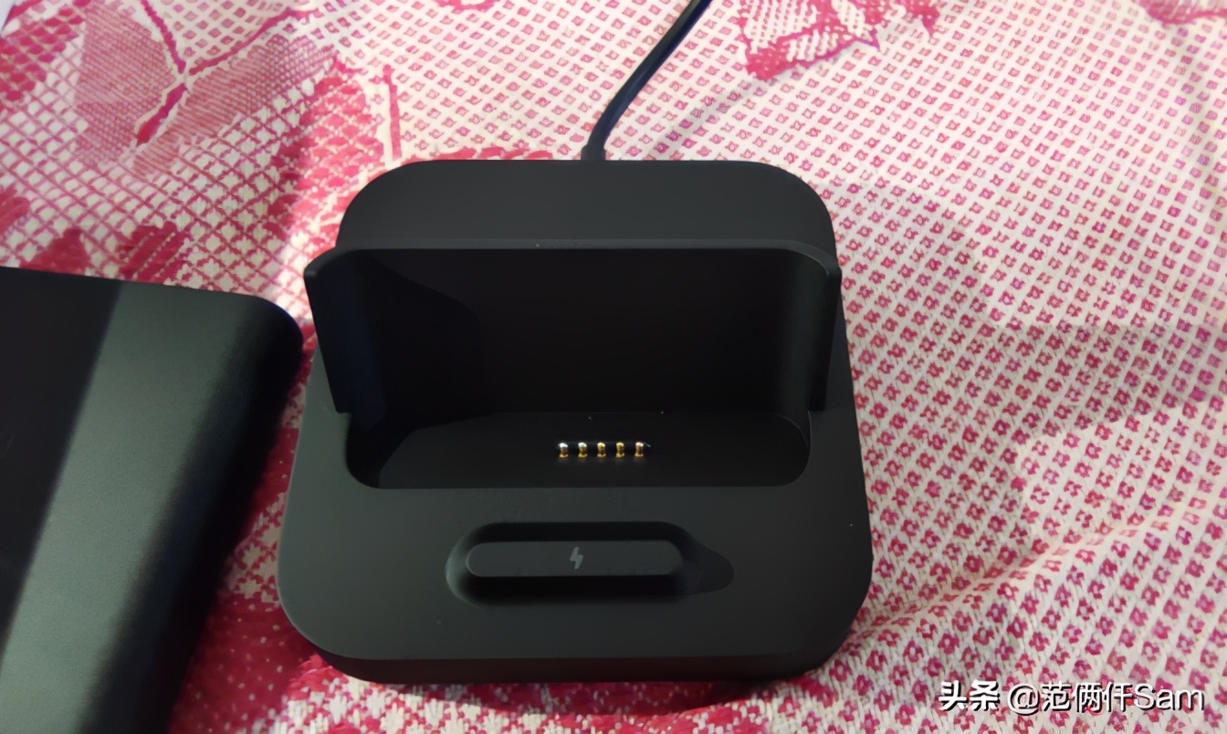 小米30w无线充电宝有什么配件,小米无线充电宝30w充苹果