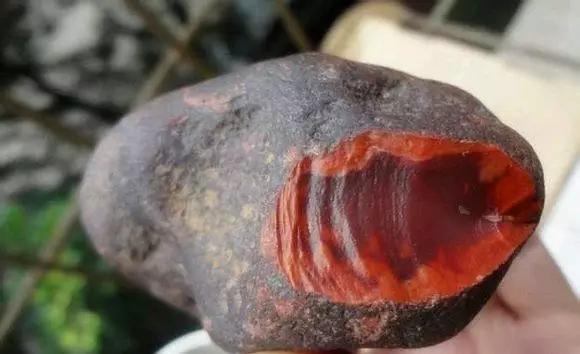 玉石鉴别最简单方法原石,沱江玉石原石的鉴别