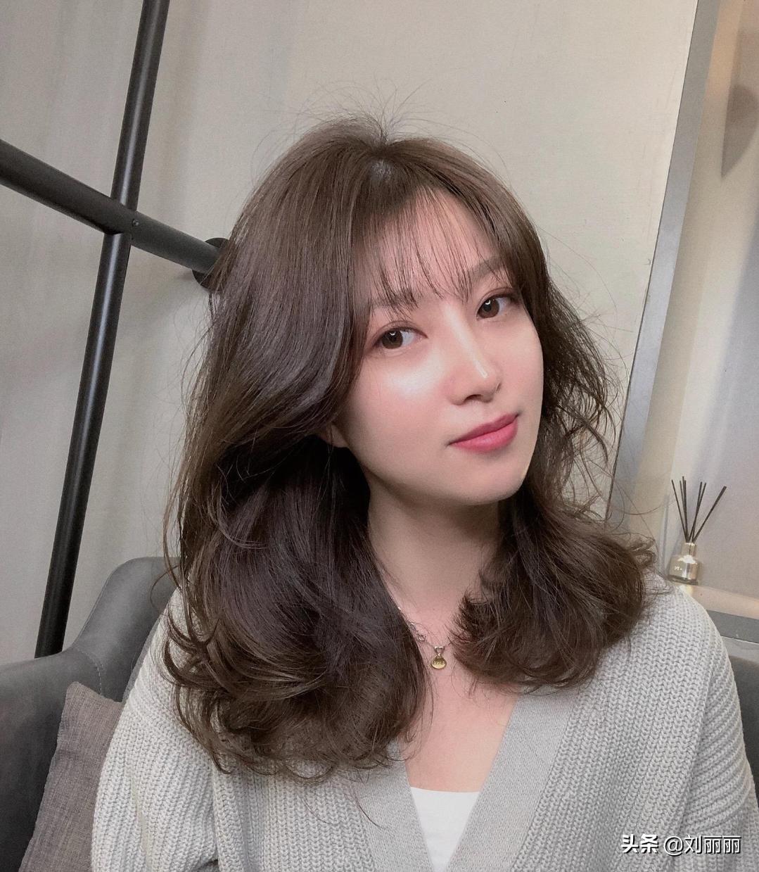 70后超短发烫发发型免打理减龄,50岁减龄发型短发烫免打理