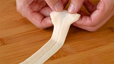 正宗好吃油泼面做法视频,油泼面怎么做最简单最好吃