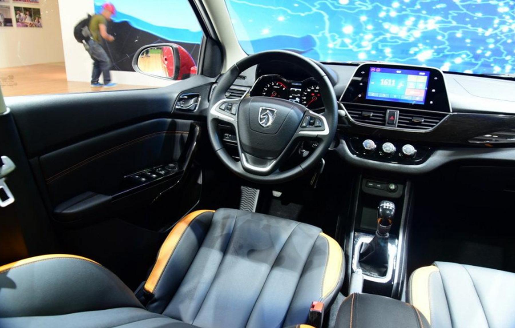 20万公里的现代瑞纳值得买吗,新款现代瑞纳这款车怎么样