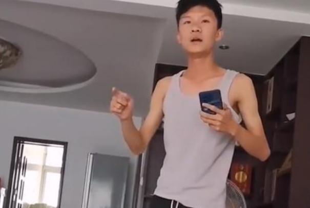 安徽考生超一本线127,考生高考超一本线52分激动落泪