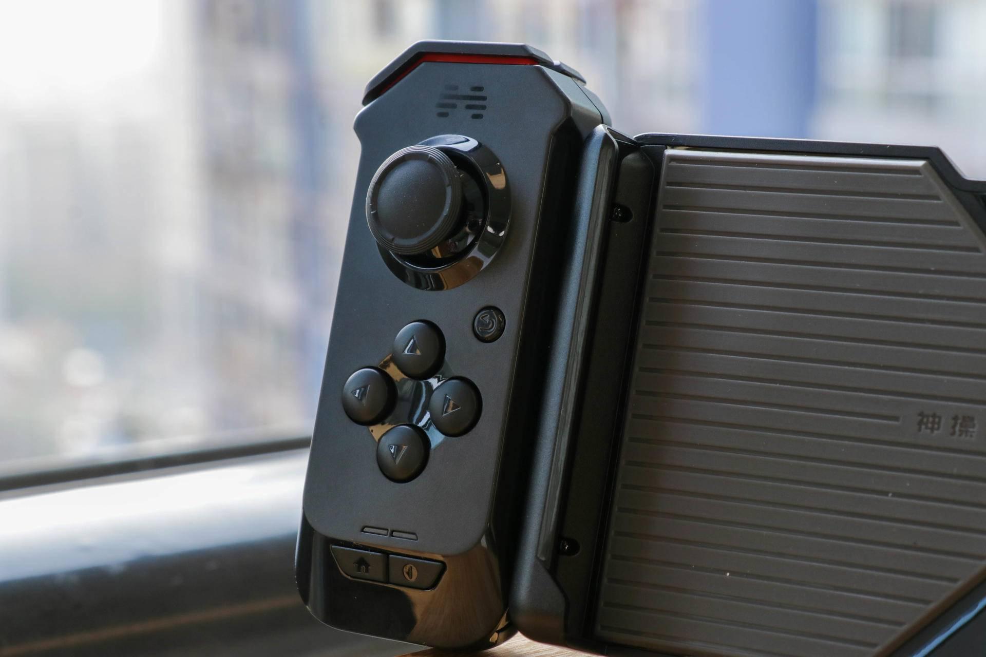 活游戏北通h2游戏手柄体验,一个手柄玩双人游戏