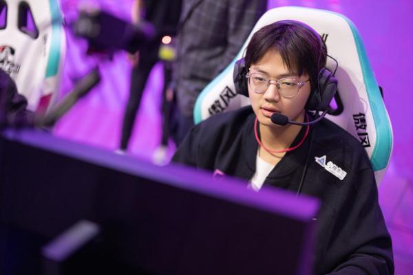 关爱肩颈健康，日本蓓福株式会社独家合作英雄联盟RA战队