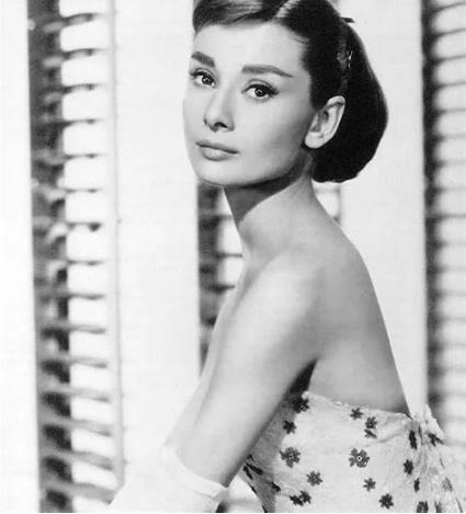 喝红酒的法国女士,喝红酒的女人是什么样的