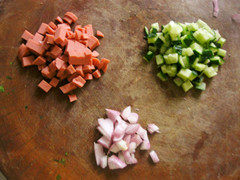 家常版蛋包饭的做法,蛋包饭美食教学