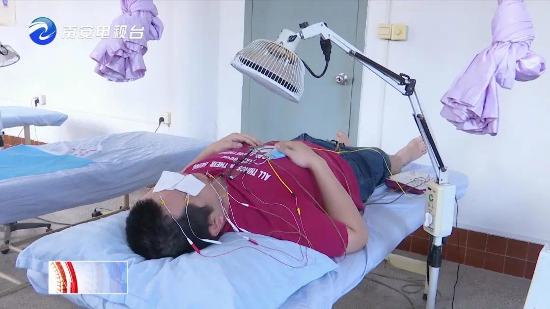 南安人注意了,有人因贪凉得面瘫