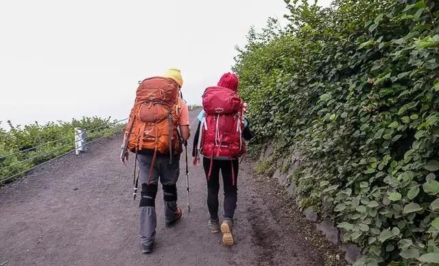 登山背包怎么选,户外登山包和普通背包区别