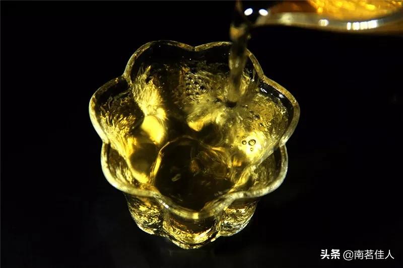 普洱茶是清火的还是上火的,喝茶喝出问题的就是普洱茶