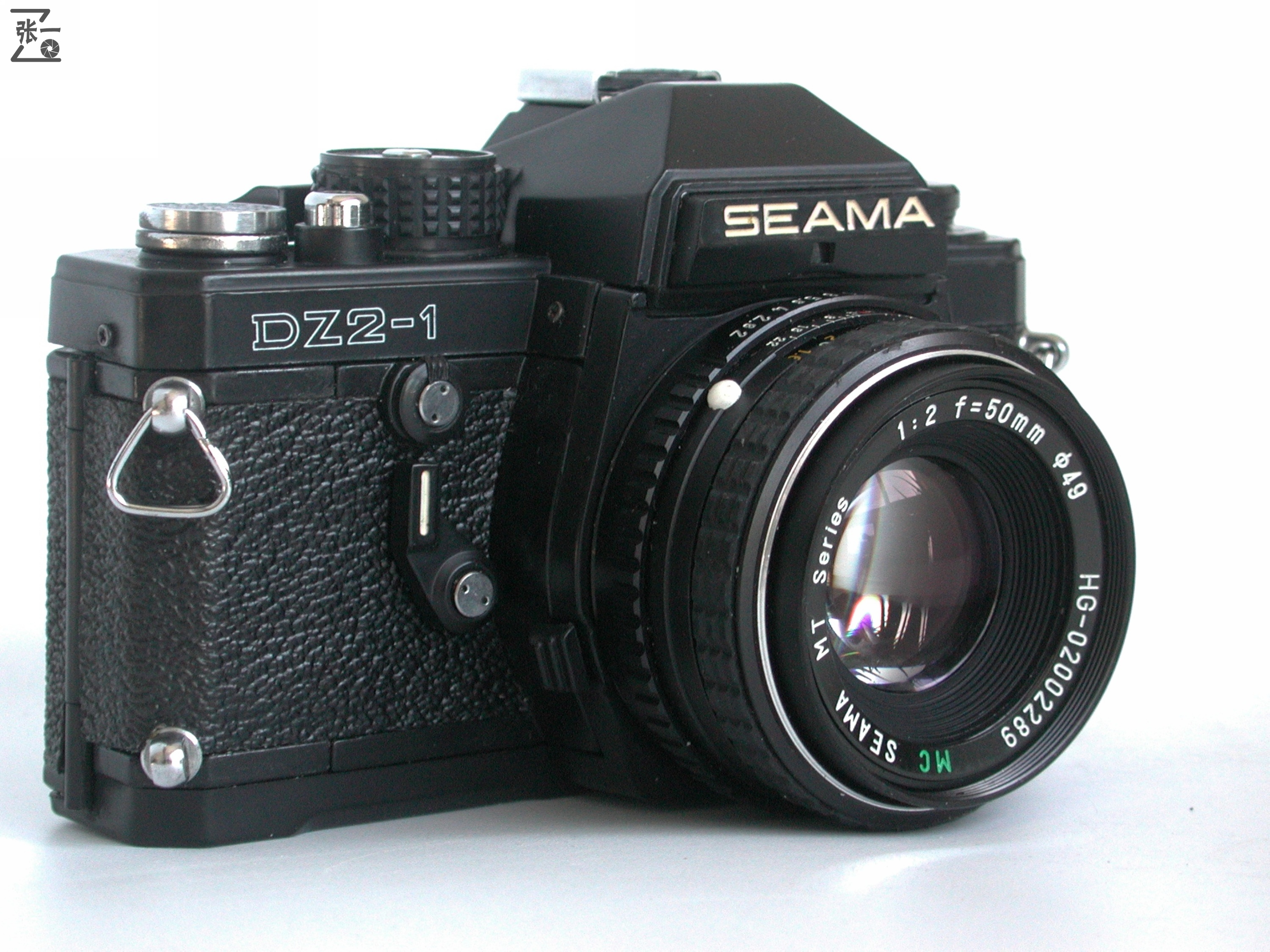 中国哈尔滨照相机厂生产的SEAMADZ2-1单反照相机