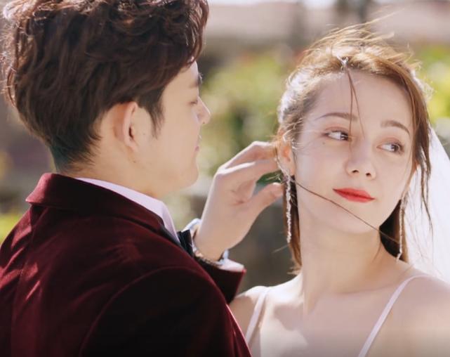 迪丽热巴穿婚纱照高清,迪丽热巴最配的婚纱照