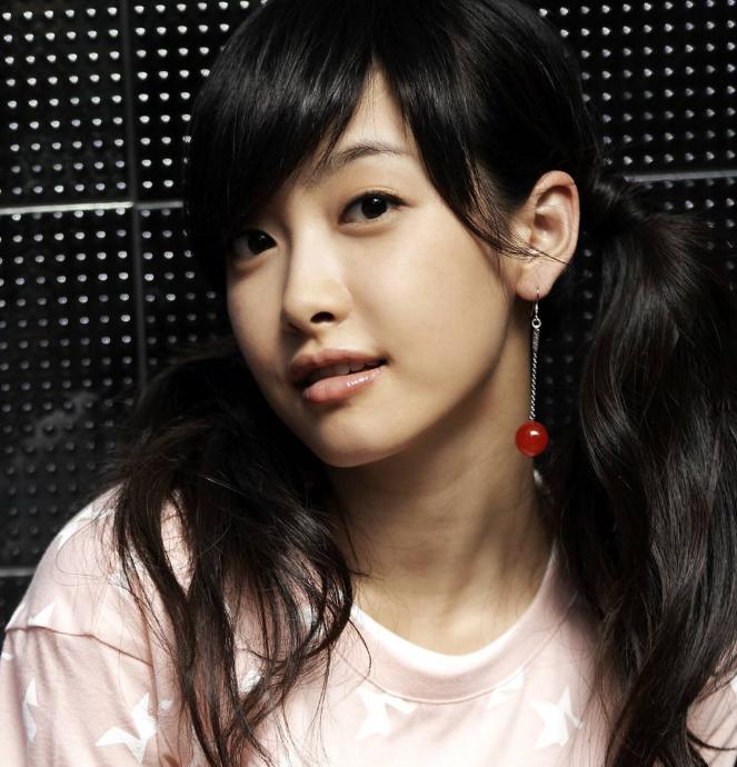 底子不错的女生怎么提高颜值,长相不秀气的女生适合什么风格