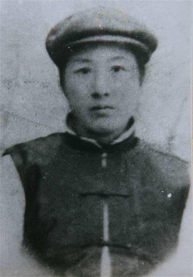 秋瑾：放弃做官太太，为封建女性发声倡导革命，死前曾遭丈夫家暴