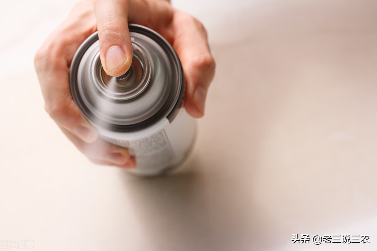 治蚊蝇蟑螂的药治跳蚤吗,家里蟑螂杀虫剂怎么喷