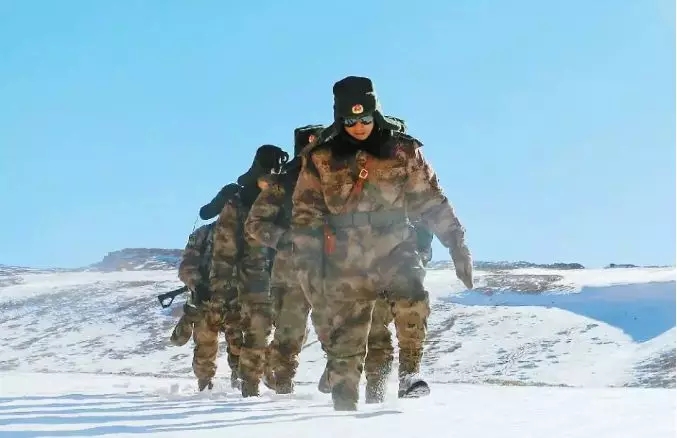 吴京被国家移民管理局纠错！其实，这些哨所也在海拔5000米之上……