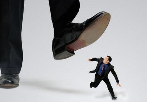 职场怎么防止被小人陷害,职场被小人陷害又无计可施怎么办