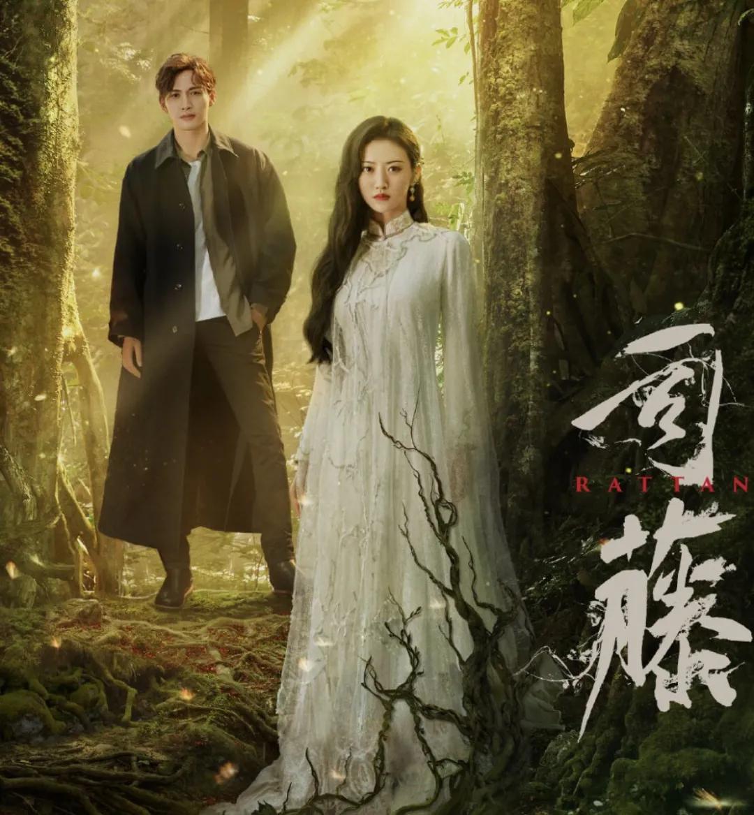 景甜素颜曝光认不出，自拍双眼皮疤痕明显，曾大方承认自己整容