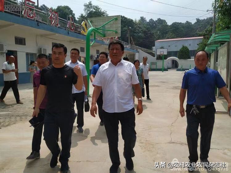 树立打赢脱贫攻坚战的信心,扶贫立新功标准