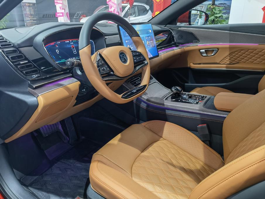 比亚迪汉ev丹拿版,汉丹拿极光蓝