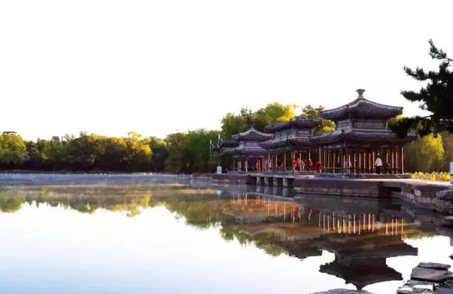 中国园林的诗情画意之美,虽由人作宛自天开的造园理念