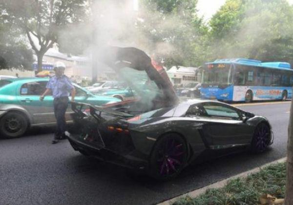 超跑最容易自燃的是什么车,超跑发动机哪个部位容易自燃