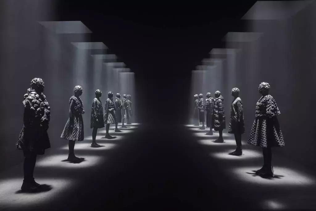 moncler蒙口羽绒服真假如何辨别,羽绒服挑选指南面料