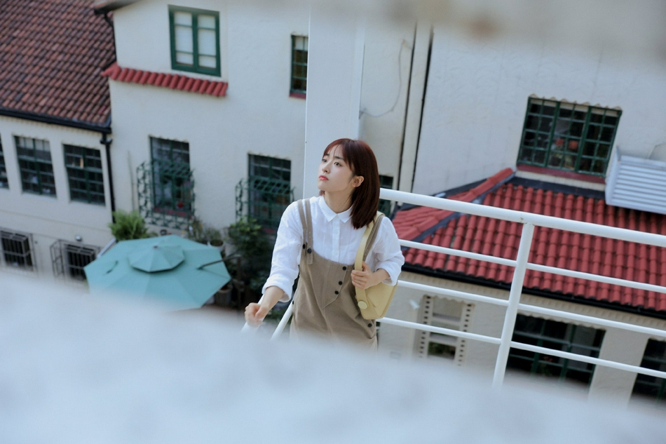 阳光下的天台拍照技巧,天台拍照一个人怎么拍