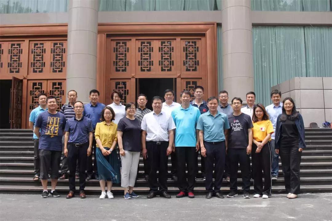 中国媒体团考察,探访全国足球特色学校