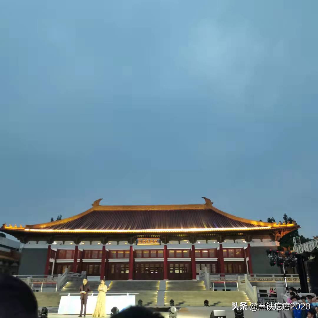 南京旅游攻略住宿酒店大学生,南京旅游攻略必去十个景点