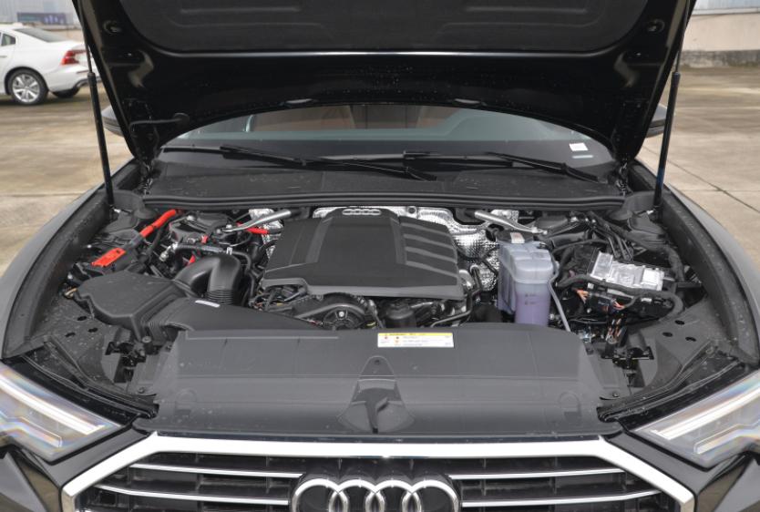 奥迪a6l两个最低配价格一样怎么选,奥迪a6l202445tfsiquattro尊享动感型