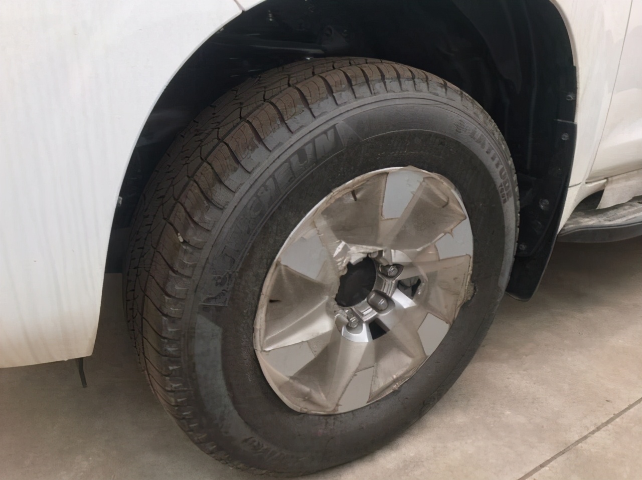 2023款柴油霸道多少钱,2020款柴油霸道价格国六版