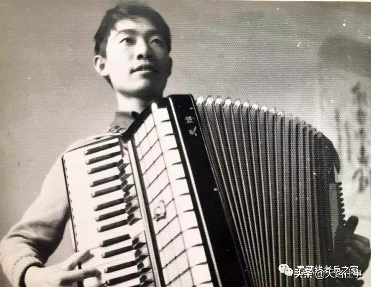 文艺兵跳芳华,文艺兵芳华话剧