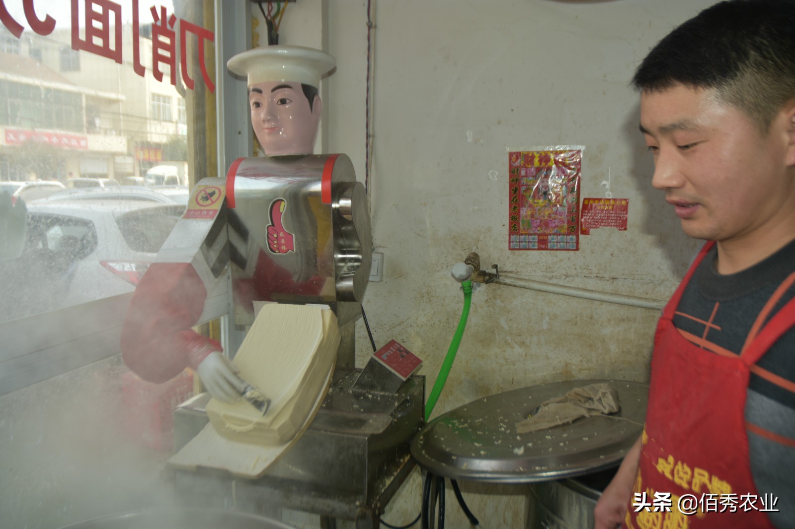 农村面馆开店经验,90后小伙做餐饮营业额