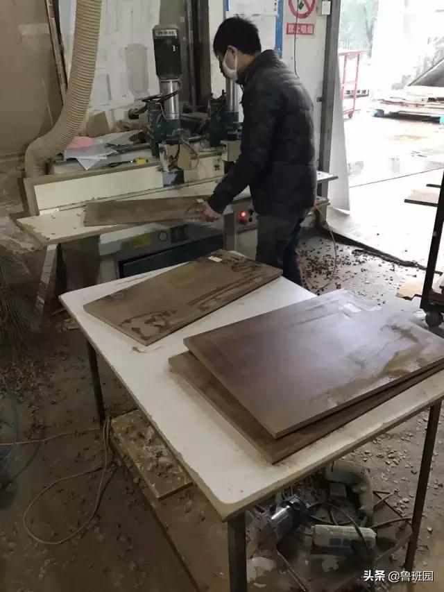 厨房柜门开胶掉下来了怎么办,柜门打胶需要晾多久