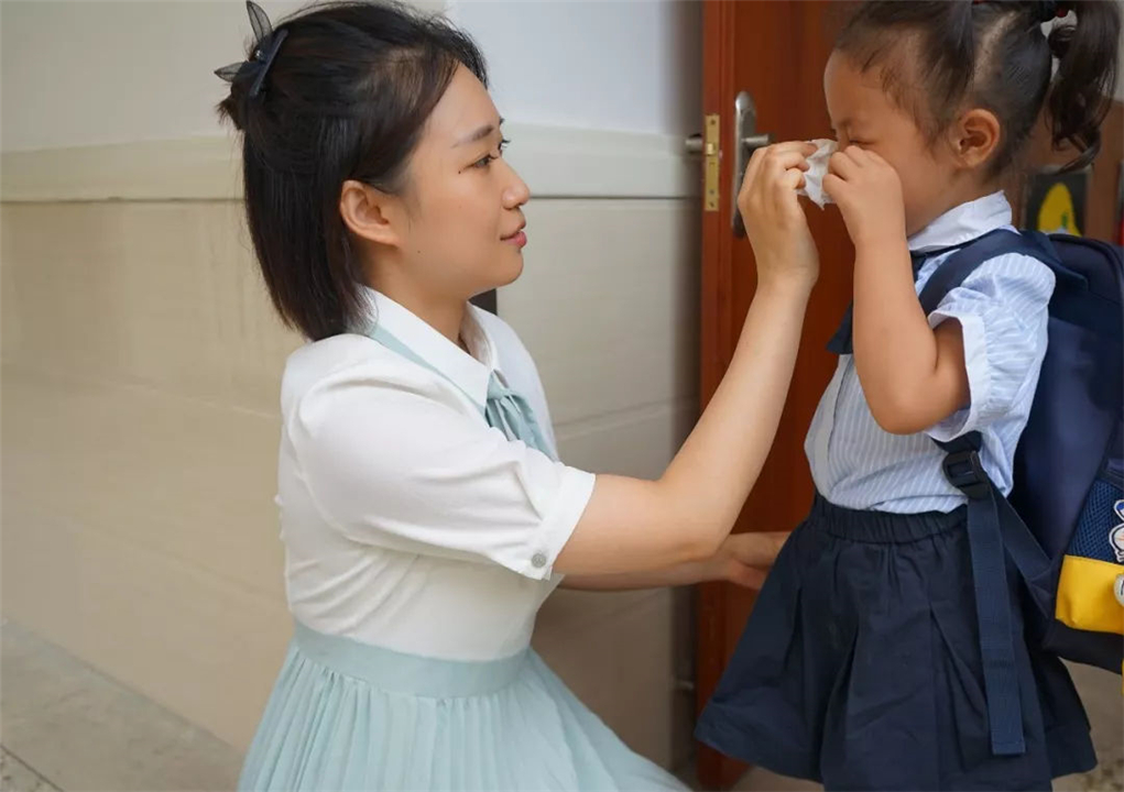 三岁小孩用错眼药水怎么办,三岁孩子误滴了大人用的眼药水