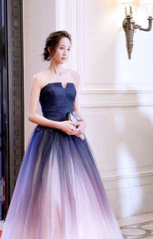 吴宣仪和杨幂谁穿的好看,女明星穿山寨高定