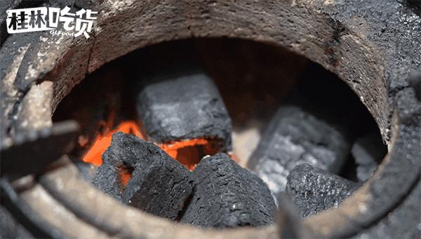 云南夫妻开小店,云南夫妇在宁德开烧烤店