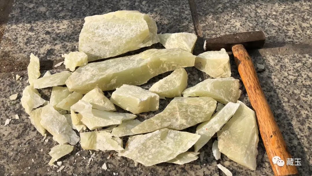 一块黄玉有多少钱,哪里黄玉值钱