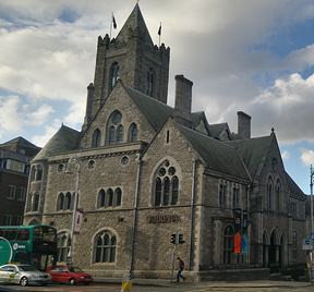 天主教和基督教教堂风格区别,天主教和基督教教堂内部区别